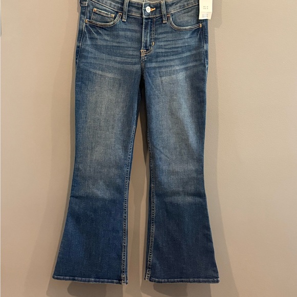*BRAND NEW WITH TAGS* Women's Size 0S Hollister Low Rise Flare Jeans - Picture 1 of 6